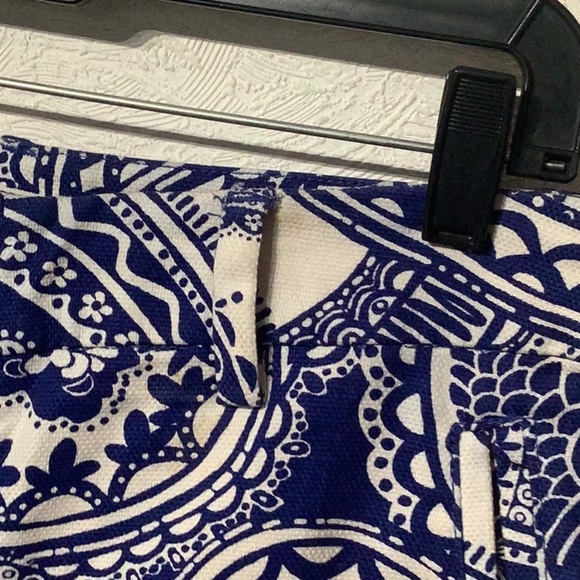 Lilly Pulitzer - Sz 10 - wide leg pants - Blue and White Paisley Patterned pants - Picture 3 of 13